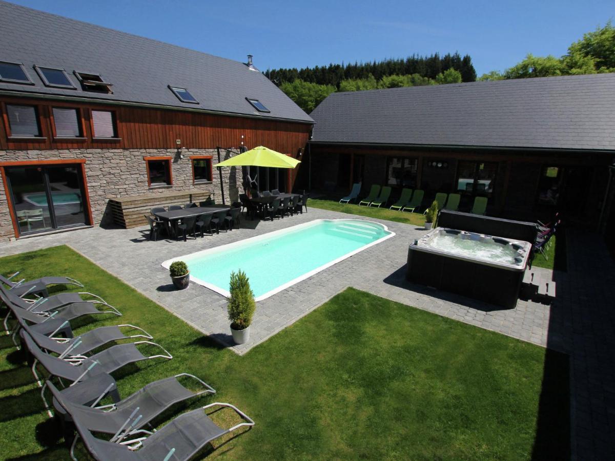 Beautiful Villa With Heated Outdoor Pool Manhay Dış mekan fotoğraf