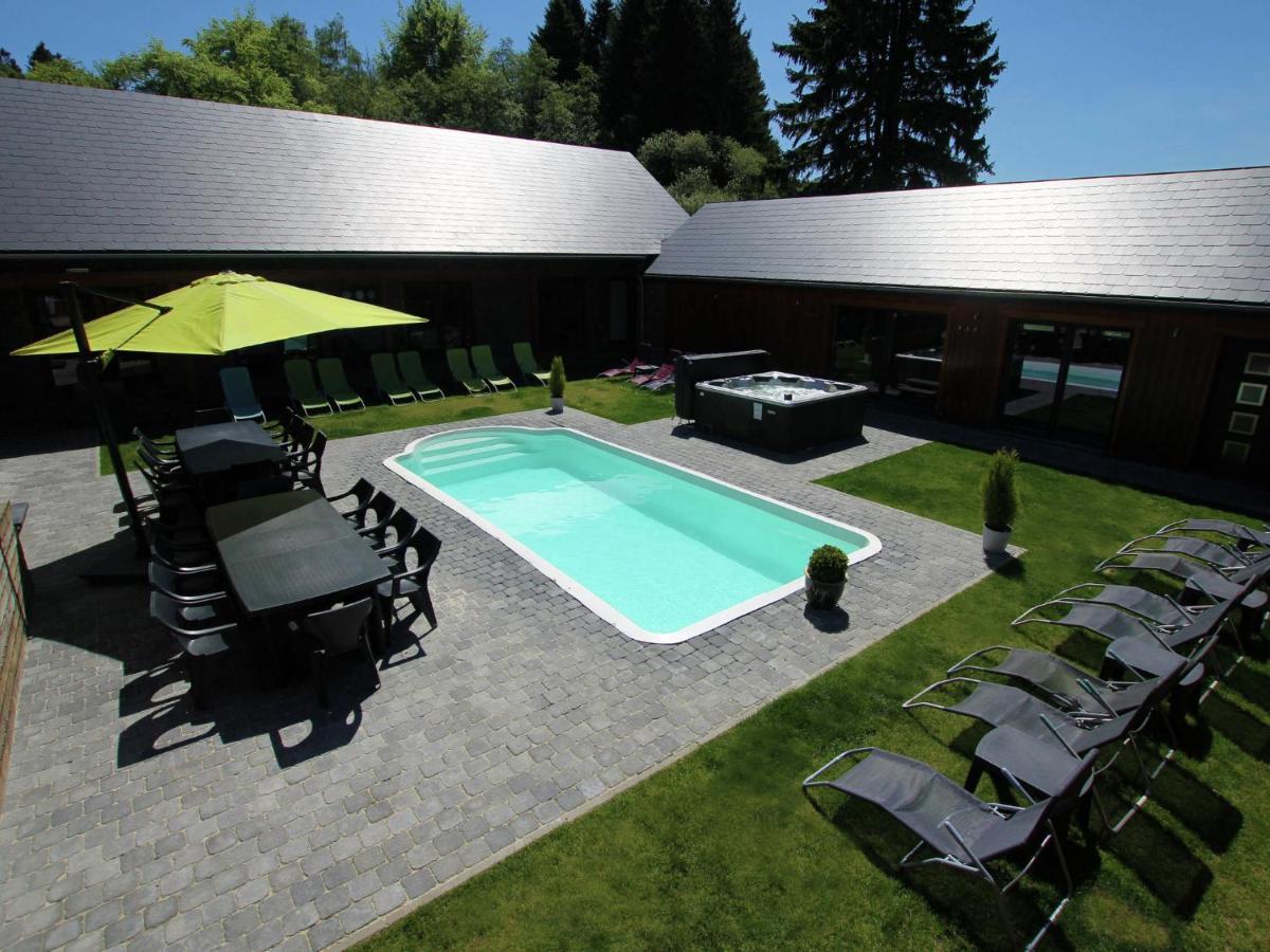 Beautiful Villa With Heated Outdoor Pool Manhay Dış mekan fotoğraf