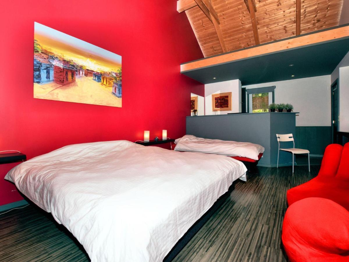 Beautiful Villa With Heated Outdoor Pool Manhay Dış mekan fotoğraf