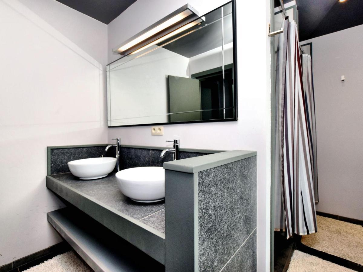 Beautiful Villa With Heated Outdoor Pool Manhay Dış mekan fotoğraf