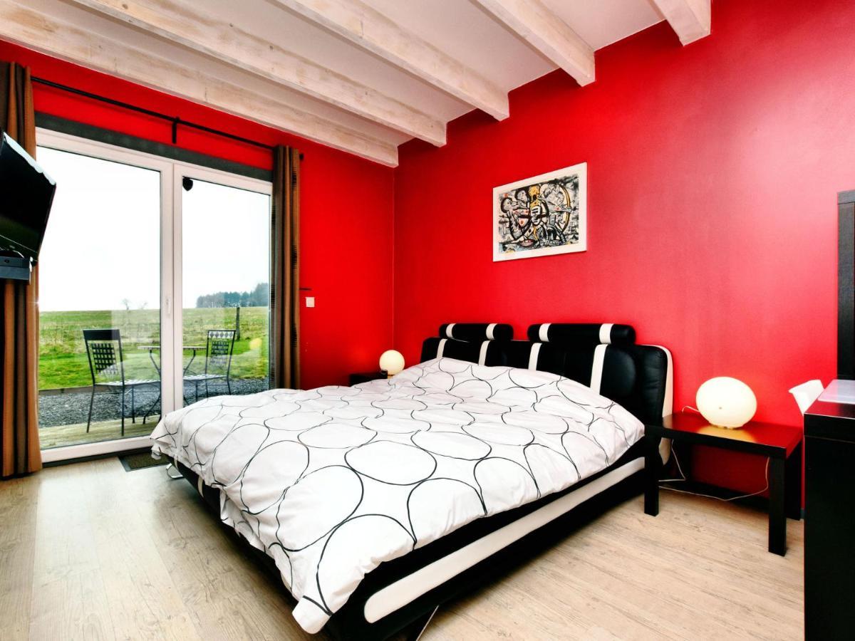 Beautiful Villa With Heated Outdoor Pool Manhay Dış mekan fotoğraf